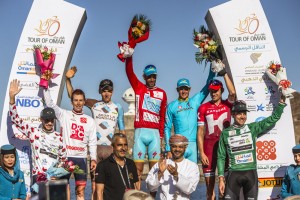 Tour of Oman 2016 - 21/02/2016 - Stage 6 : The Wave Muscat / Matrah Corniche (130,5km) - Arrivée / Finish ; Podium final ; Vincenzo NIBALI ; Astana Pro Team ; Winner / Vainqueur ; Maillot rouge / Red jersey ; Romain BARDET ; AG2R La Mondiale ; 2nd / 2ème ; Jakob FUGLSANG ; Astana Pro Team ; 3rd / 3ème ; Alexander KRISTOFF ; Team Katusha ; vainqueur du jour; winner of the day ; Bredan CANTY ; Drapac Cycling ; Maillot blanc ; White jersey ; Jacques JANSE VAN RENSBURG ; Dimension Data ; Maillot de la combativité / Combativity jersey ; Edvald BOASSON HAGEN ; Dimension Data ; Maillot Vert / Green jersey